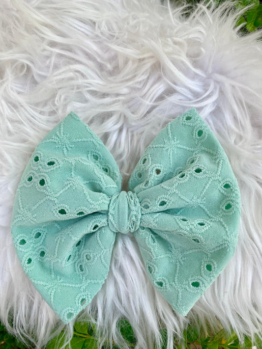 mint eyelet